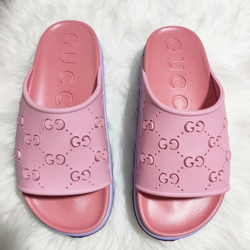 G*u*i slippers